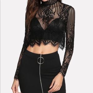 Button keyhole back eyelash lace